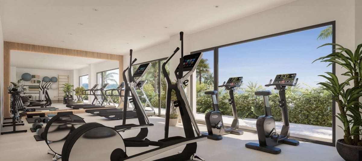 2 bedroom Apartment for sale in La Duquesa / Puerto de la Duquesa with pool garage - € 435,000 (Ref: 9858974)