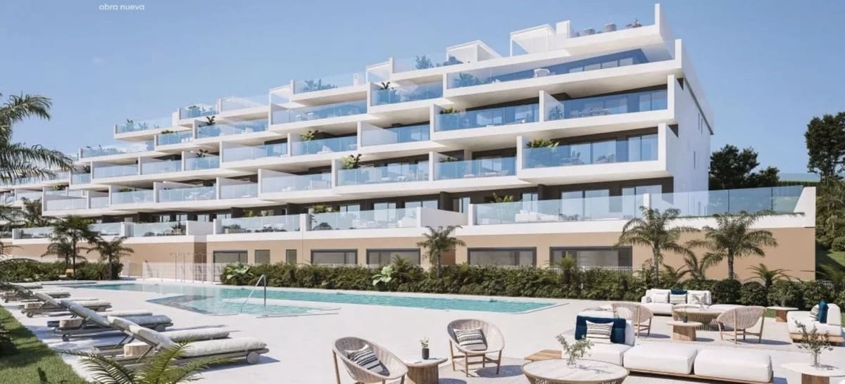 2 bedroom Apartment for sale in La Duquesa / Puerto de la Duquesa with pool garage - € 435,000 (Ref: 9858974)