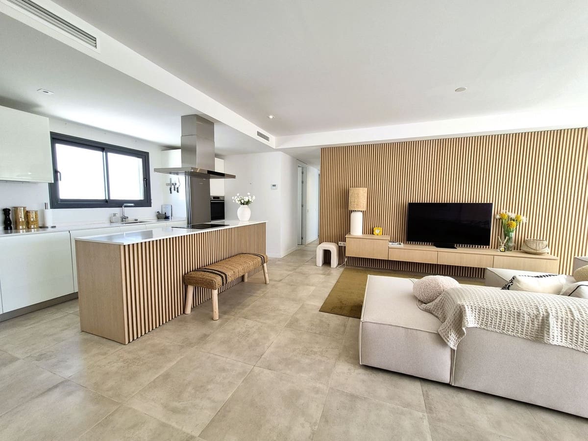 Apartamento de 3 habitaciones en Estepona en venta con piscina garaje - 1.095.000 € (Ref: 9877186)