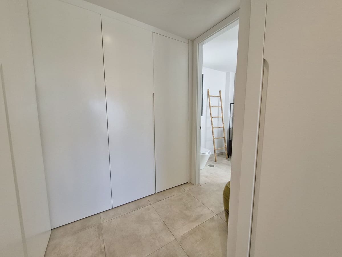 Apartamento de 3 habitaciones en Estepona en venta con piscina garaje - 1.095.000 € (Ref: 9877186)