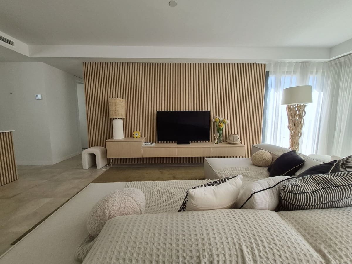 Apartamento de 3 habitaciones en Estepona en venta con piscina garaje - 1.095.000 € (Ref: 9877186)