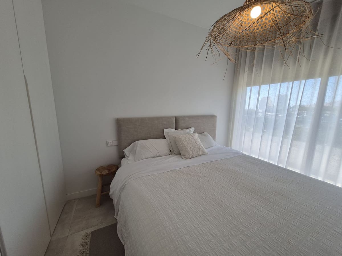 Apartamento de 3 habitaciones en Estepona en venta con piscina garaje - 1.095.000 € (Ref: 9877186)