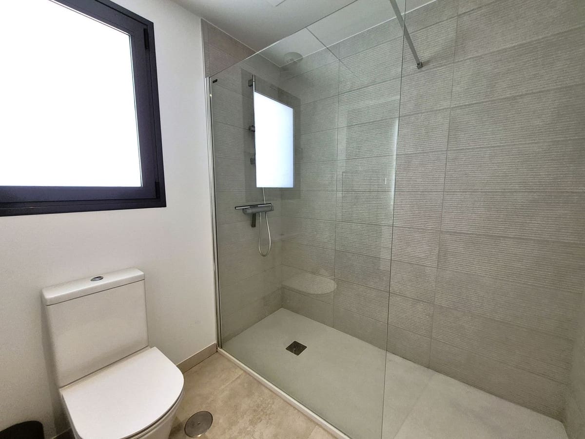 Apartamento de 3 habitaciones en Estepona en venta con piscina garaje - 1.095.000 € (Ref: 9877186)