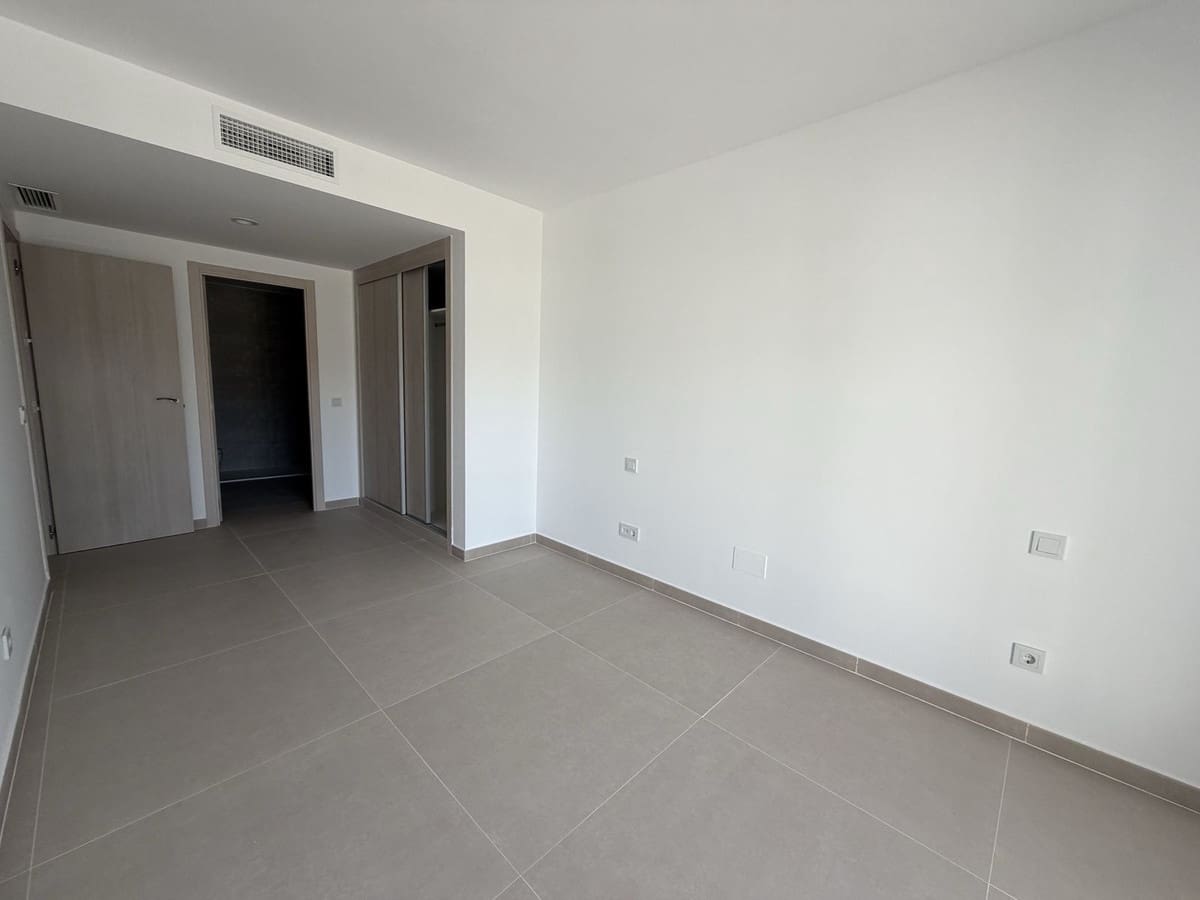 2 Zimmer Apartment zu verkaufen in La Duquesa / Puerto de la Duquesa mit Pool Garage - 399.000 € (Ref: 9897474)