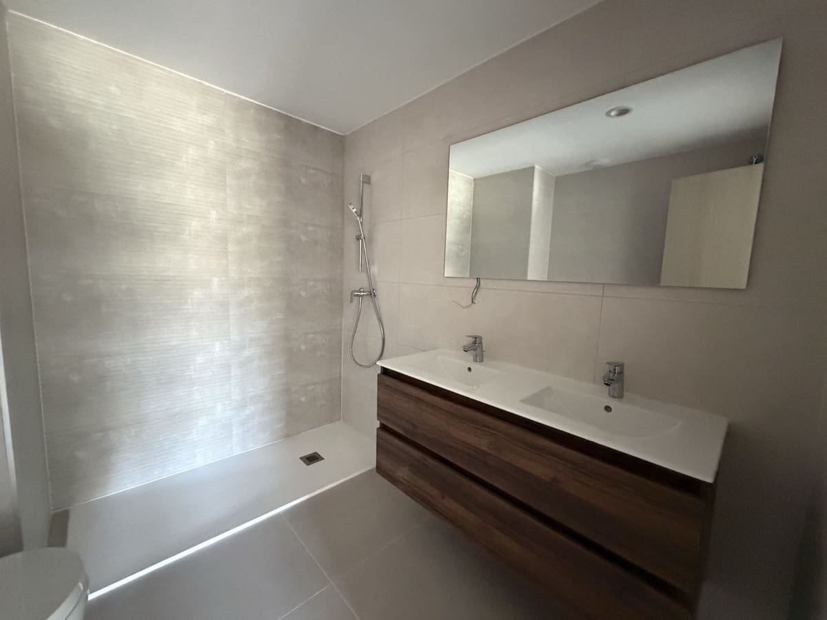 2 Zimmer Apartment zu verkaufen in La Duquesa / Puerto de la Duquesa mit Pool Garage - 399.000 € (Ref: 9897474)