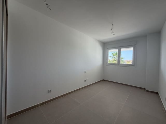 2 bedroom Apartment for sale in La Duquesa / Puerto de la Duquesa, Manilva with pool garage - € 399,000 (Ref: 9897474)