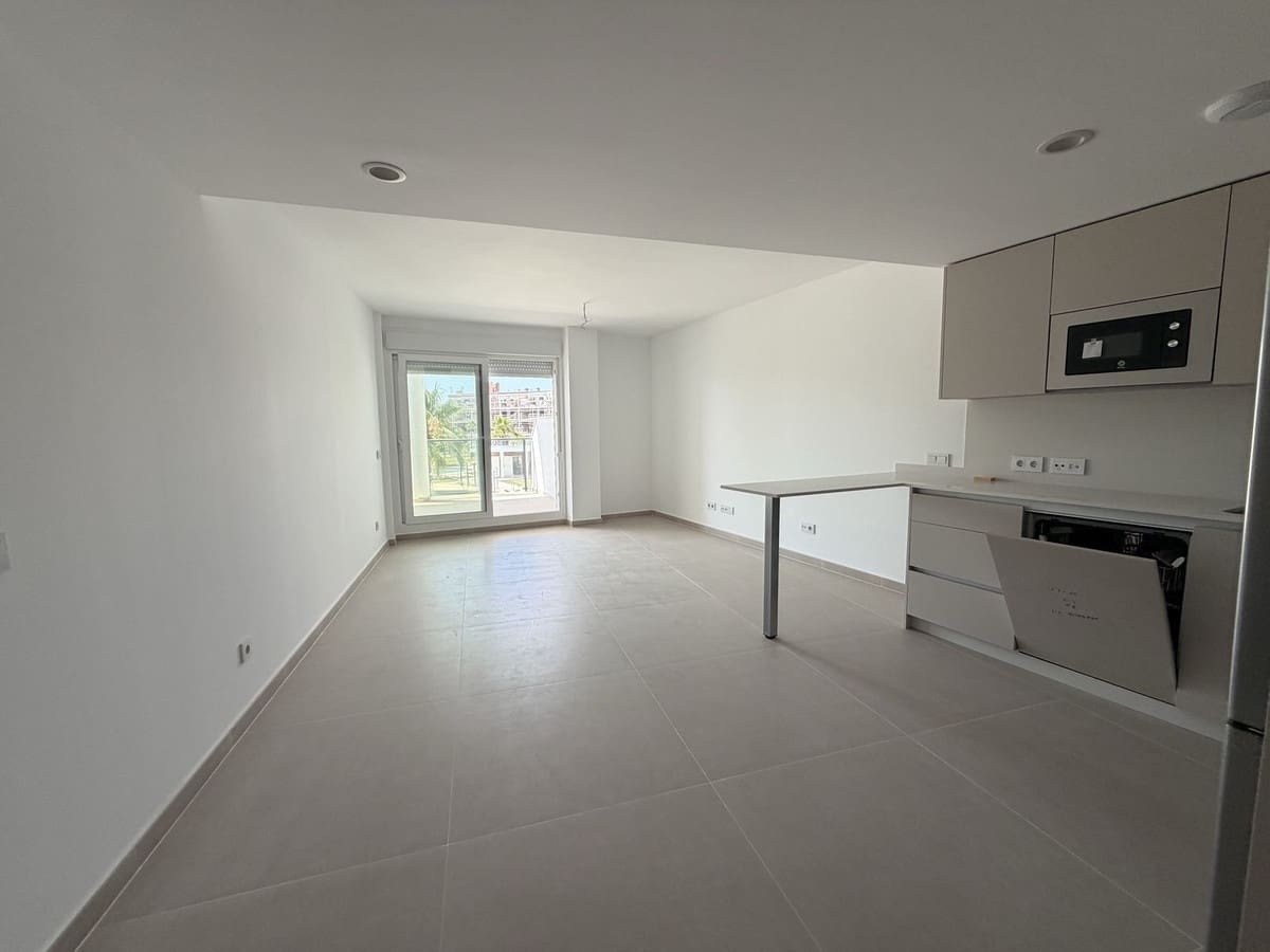 2 bedroom Apartment for sale in La Duquesa / Puerto de la Duquesa with pool garage - € 399,000 (Ref: 9897474)