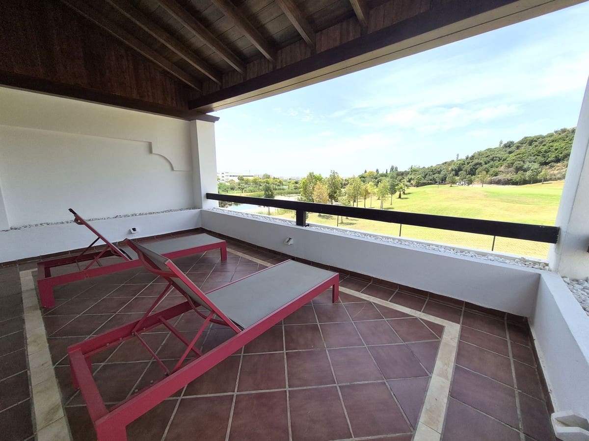 Pareado de 4 habitaciones en Estepona en venta con garaje - 865.000 € (Ref: 9914699)