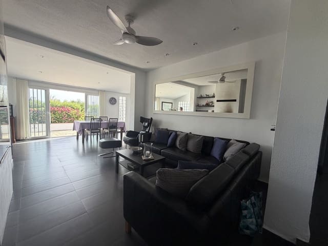 3 quarto Moradia Geminada para venda em La Duquesa / Puerto de la Duquesa, Manilva com piscina - 349 000 € (Ref: 9917574)