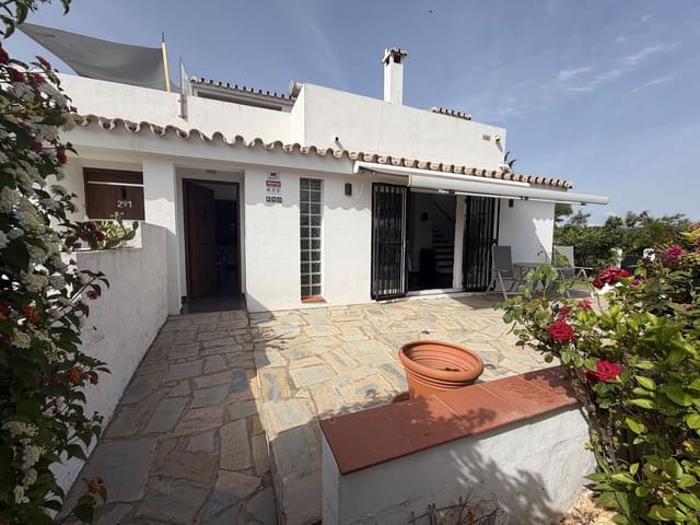 3 quarto Moradia Geminada para venda em La Duquesa / Puerto de la Duquesa, Manilva com piscina - 349 000 € (Ref: 9917574)