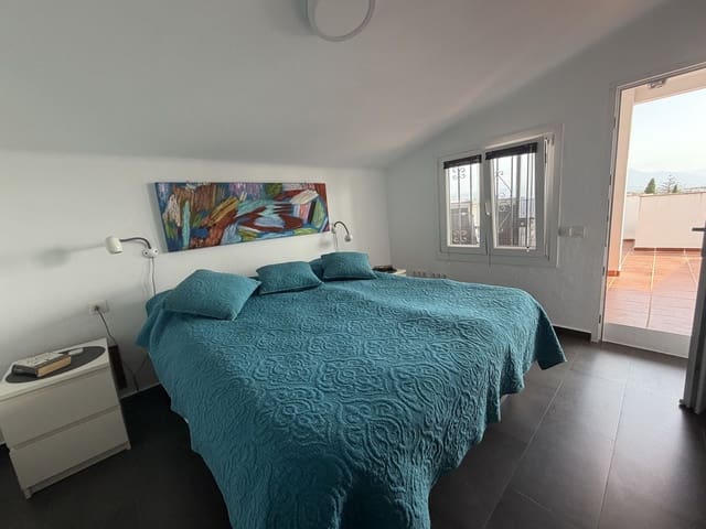 3 soveværelse Semi-Rækkehus til salg i La Duquesa / Puerto de la Duquesa, Manilva med swimmingpool - € 349.000 (Ref: 9917574)