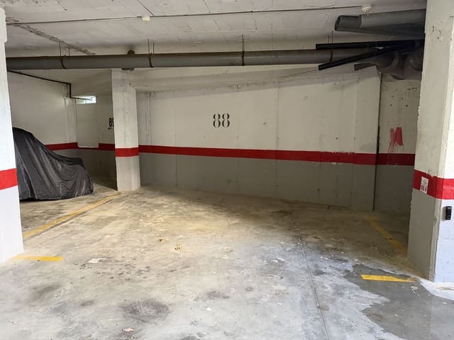 Erhverv til salg i La Duquesa / Puerto de la Duquesa, Manilva med swimmingpool garage - € 16.000 (Ref: 9935165)