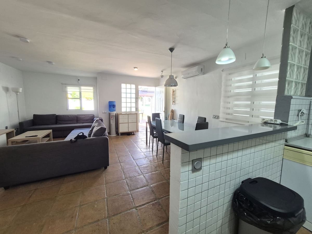 4 soverom Hus til salgs i Manilva med svømmebasseng - € 340 000 (Ref: 9950220)