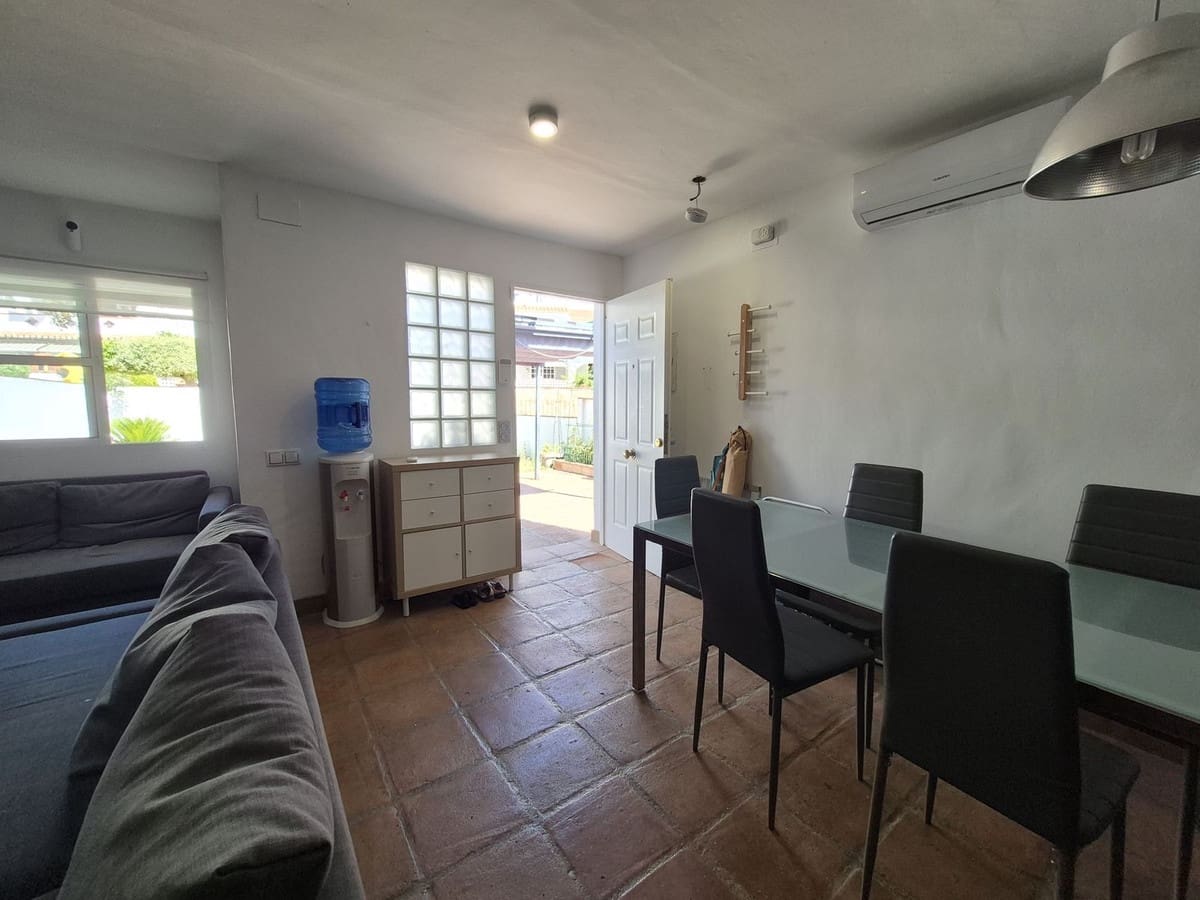 4 soverom Hus til salgs i Manilva med svømmebasseng - € 340 000 (Ref: 9950220)