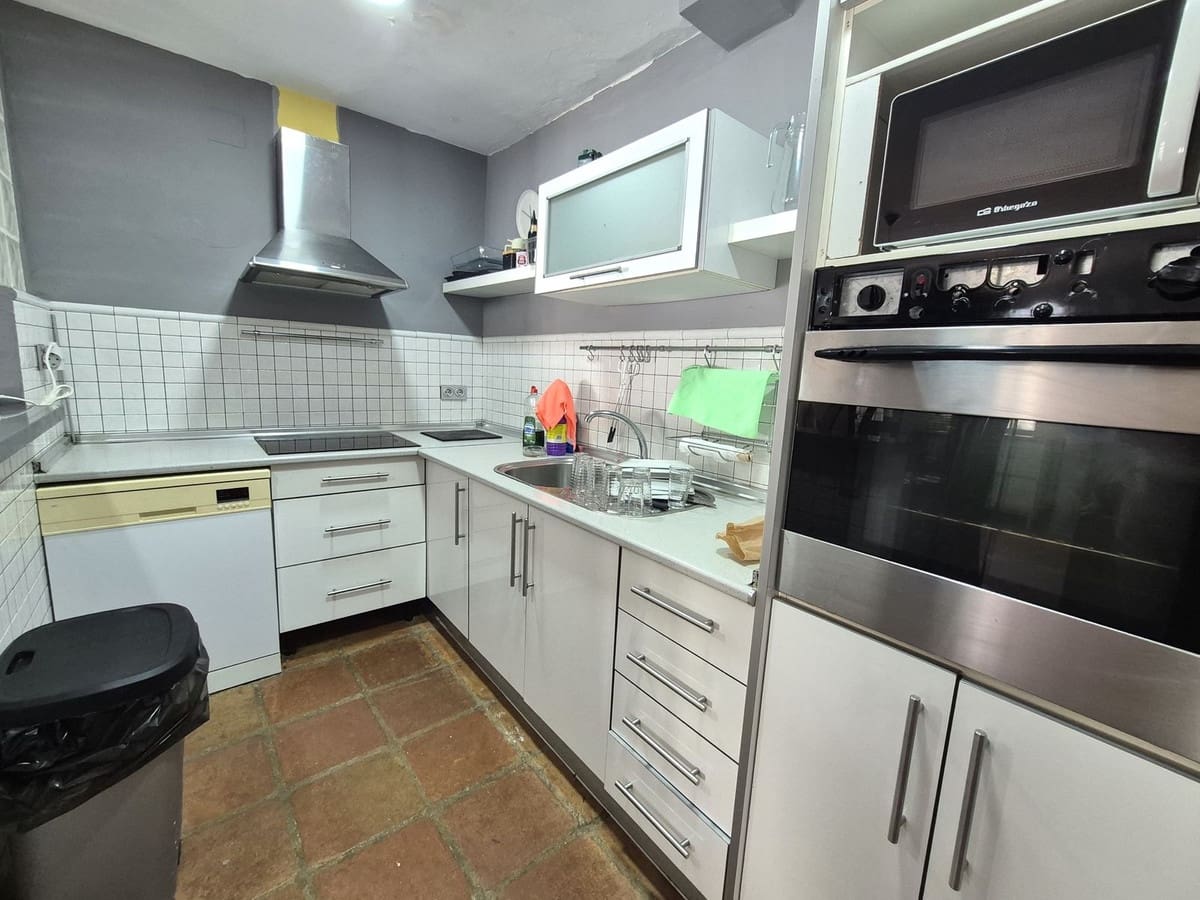 4 soverom Hus til salgs i Manilva med svømmebasseng - € 340 000 (Ref: 9950220)