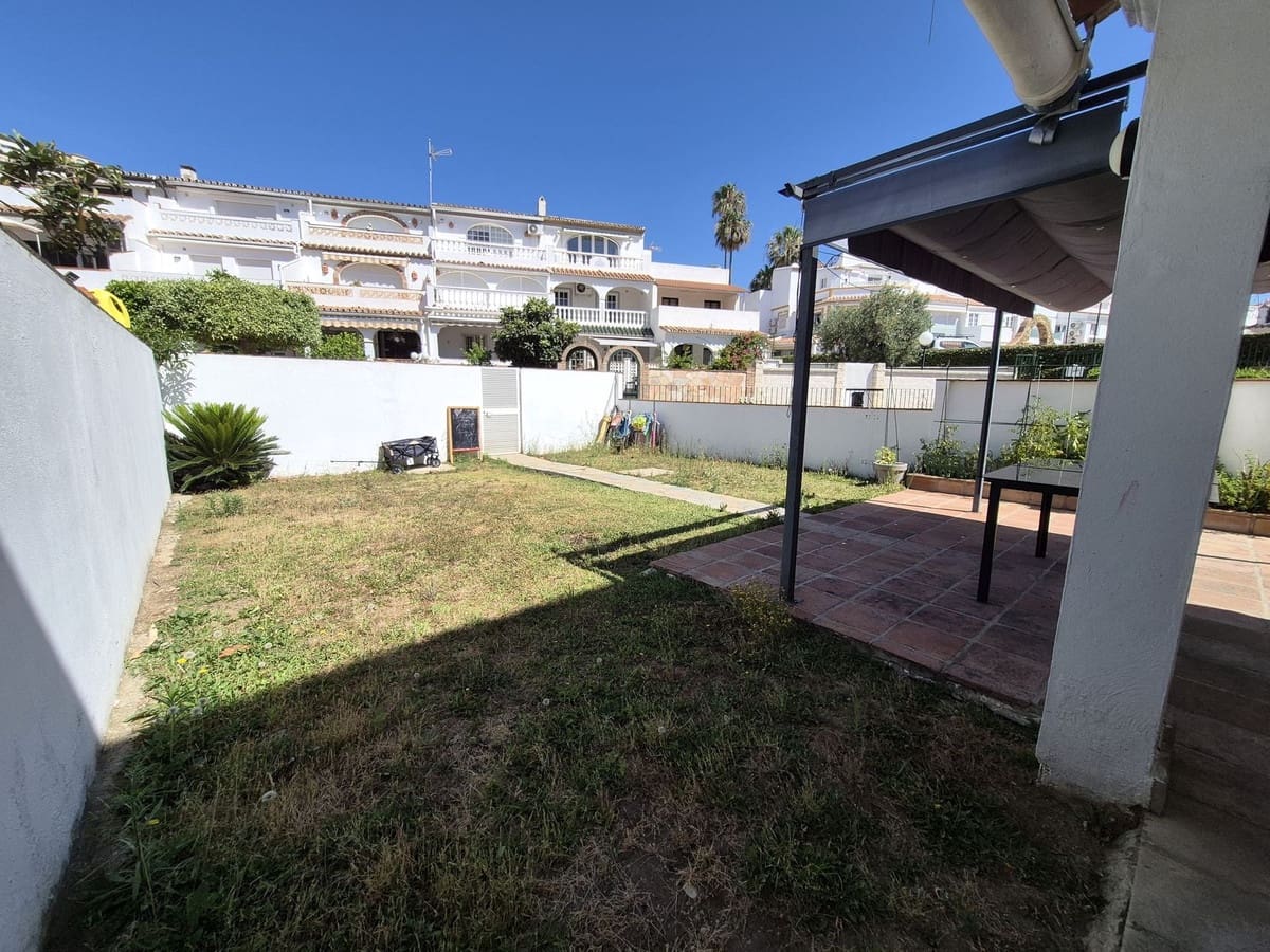 4 soverom Hus til salgs i Manilva med svømmebasseng - € 340 000 (Ref: 9950220)