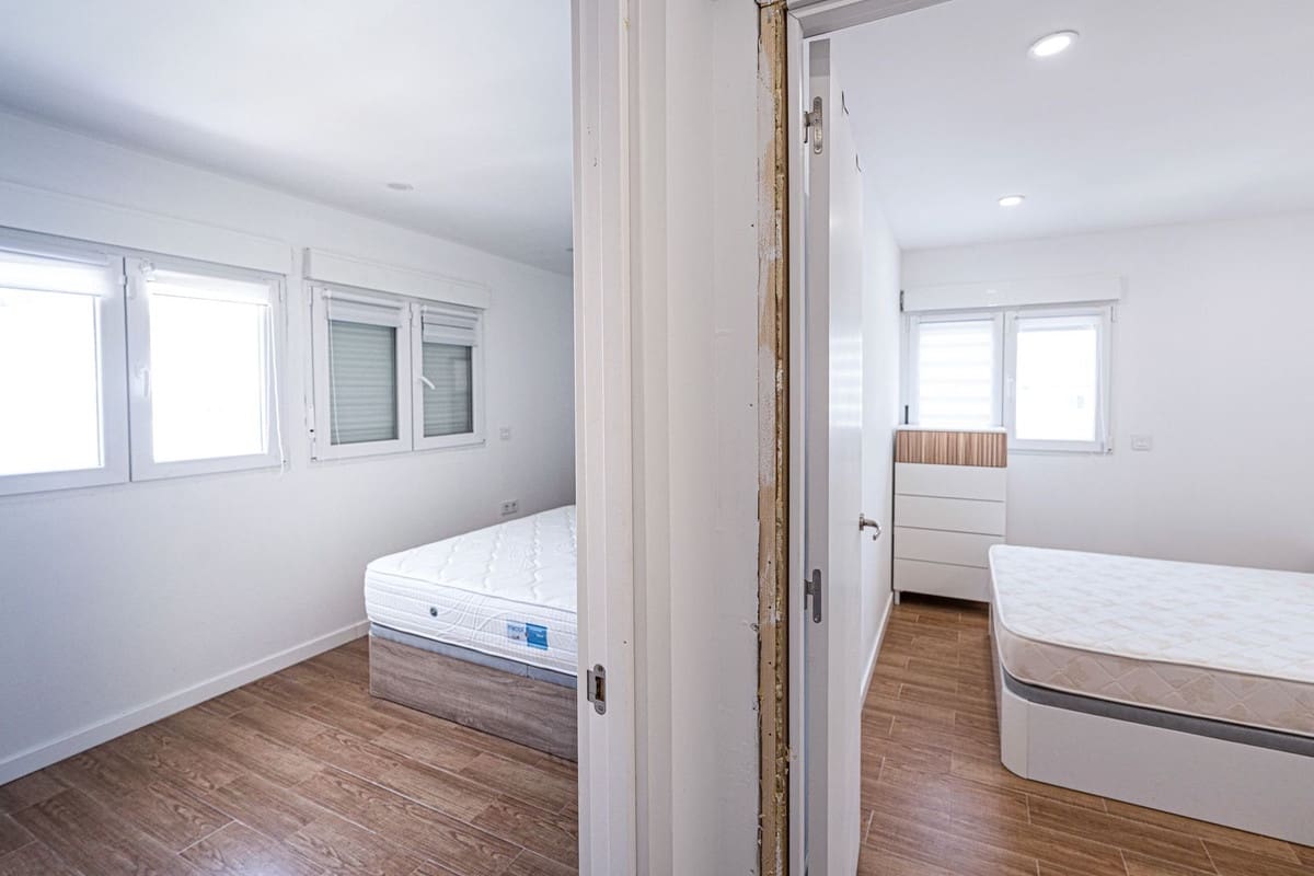 4 makuuhuone Omakotitalo myytävänä paikassa Manilva mukana uima-altaan - 330 000 € (Ref: 9950220)