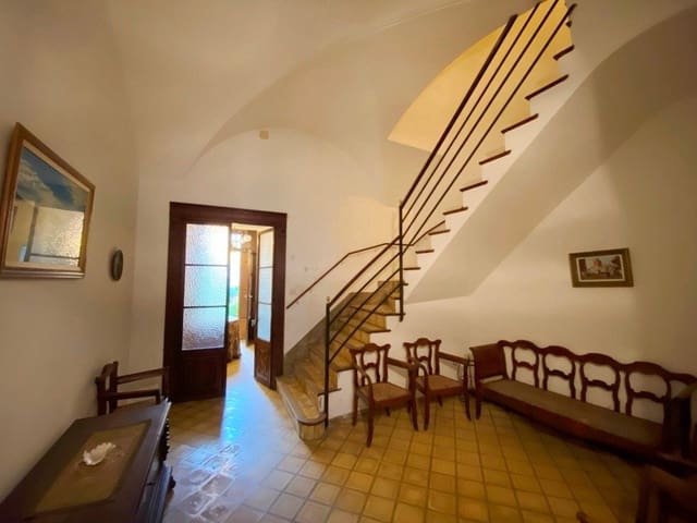 6 bedroom Townhouse for sale in Porreres with garage - € 640,000 (Ref: 7586155)