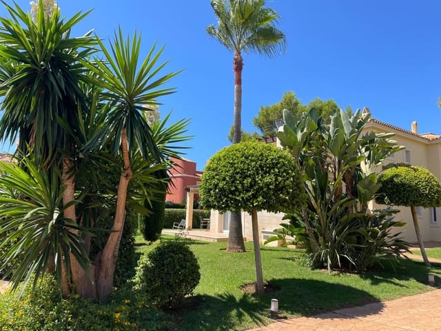 2 soveværelse Lejlighed til salg i Campos med swimmingpool - € 590.000 (Ref: 8472575)