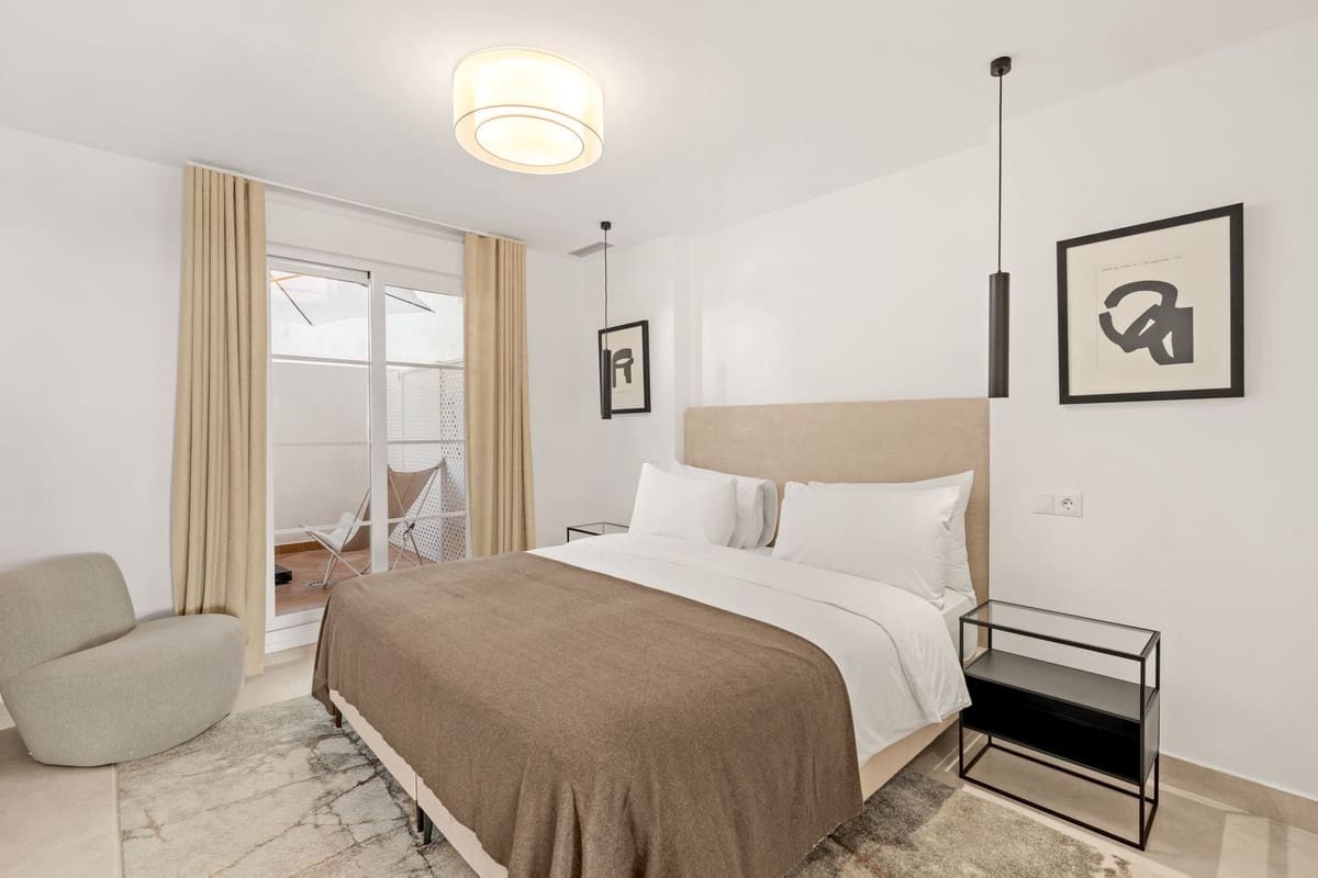 3 bedroom Apartment for sale in Nueva Andalucia with pool garage - € 912,000 (Ref: 9331381)