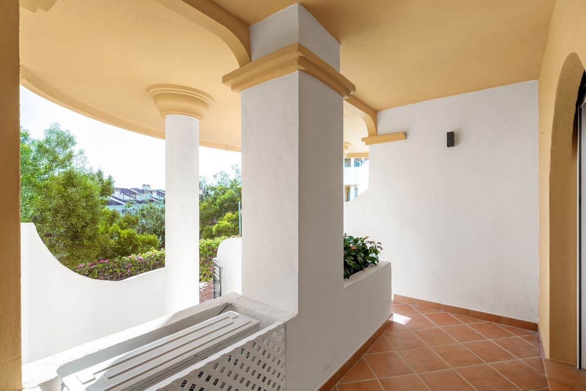 3 bedroom Apartment for sale in Nueva Andalucia with pool garage - € 912,000 (Ref: 9331381)
