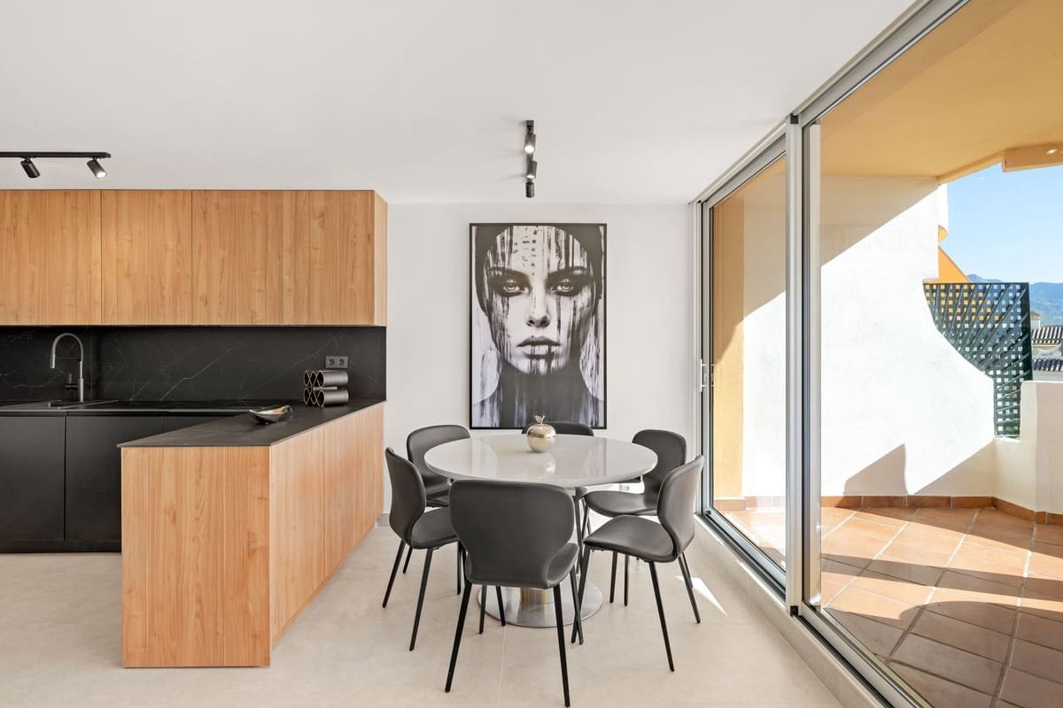 3 bedroom Apartment for sale in Nueva Andalucia with pool garage - € 912,000 (Ref: 9331381)