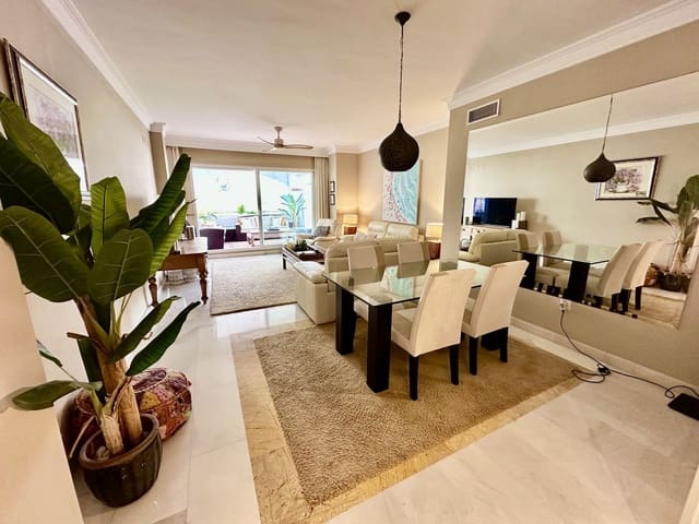 2 makuuhuone Huoneisto myytävänä paikassa San Pedro de Alcantara, Marbella mukana uima-altaan 
autotalli - 729 000 € (Ref: 9331393)