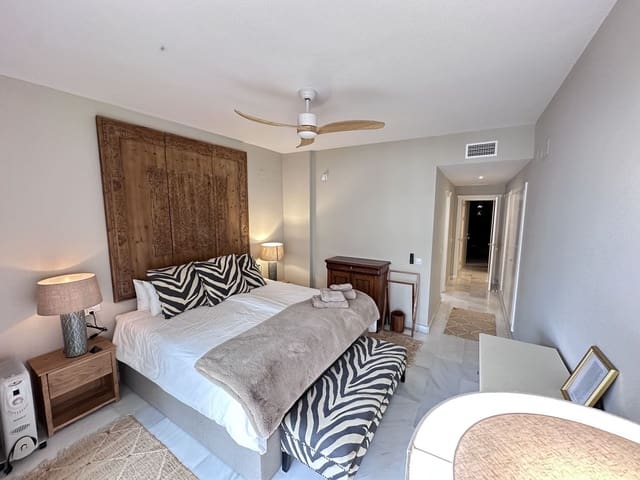 2 makuuhuone Huoneisto myytävänä paikassa San Pedro de Alcantara, Marbella mukana uima-altaan 
autotalli - 729 000 € (Ref: 9331393)