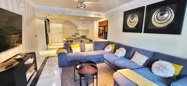 4 bedroom Penthouse for sale in Marbella with pool garage - € 1,395,000 (Ref: 9331394)