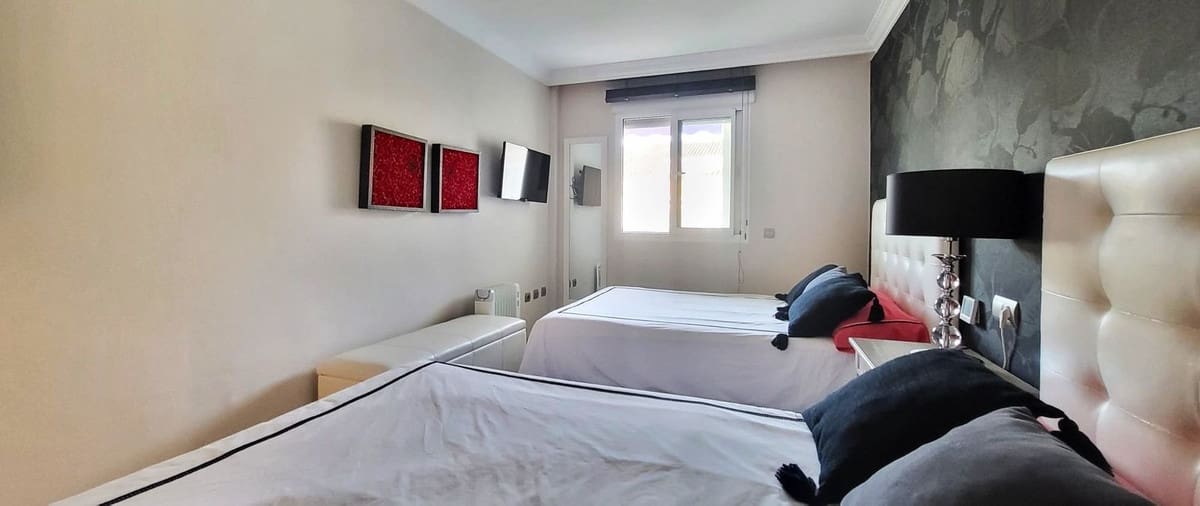 4 bedroom Penthouse for sale in Marbella with pool garage - € 1,395,000 (Ref: 9331394)