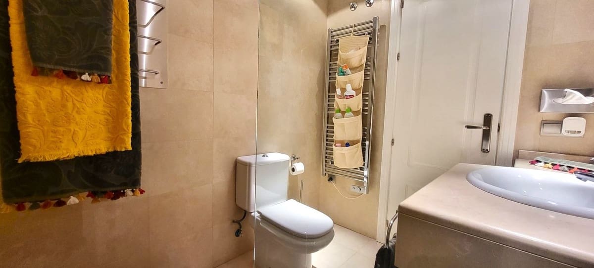 4 bedroom Penthouse for sale in Marbella with pool garage - € 1,395,000 (Ref: 9331394)