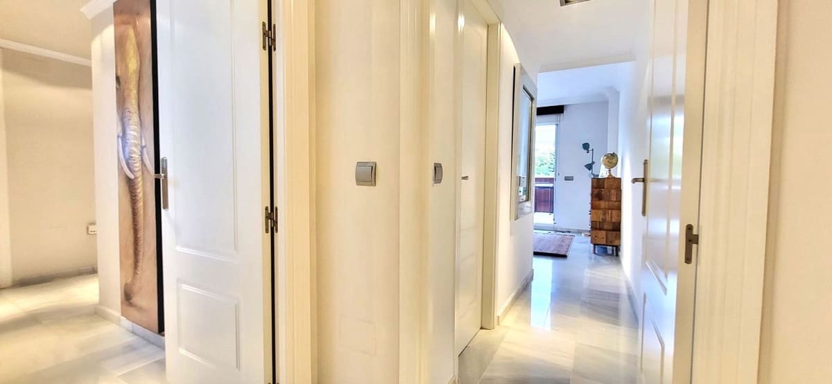 4 bedroom Penthouse for sale in Marbella with pool garage - € 1,395,000 (Ref: 9331394)