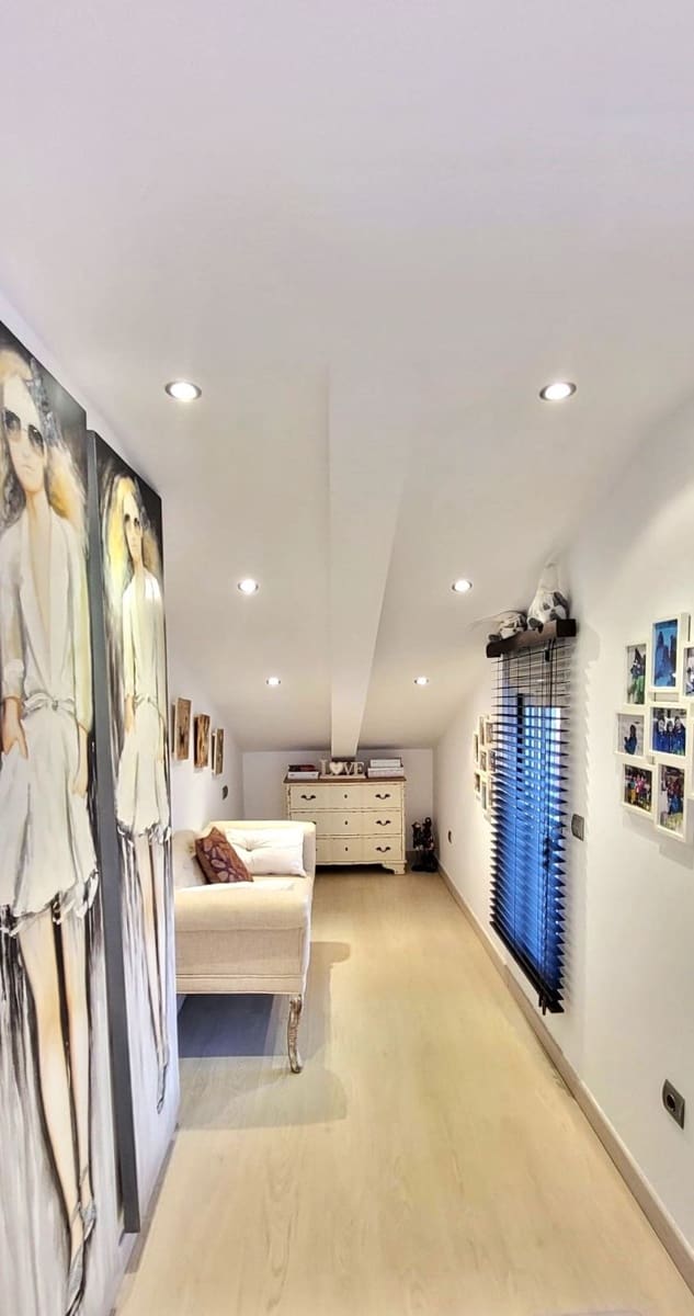 4 bedroom Penthouse for sale in Marbella with pool garage - € 1,395,000 (Ref: 9331394)