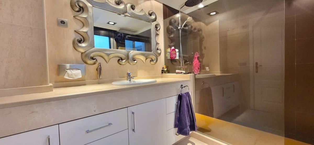 4 bedroom Penthouse for sale in Marbella with pool garage - € 1,395,000 (Ref: 9331394)