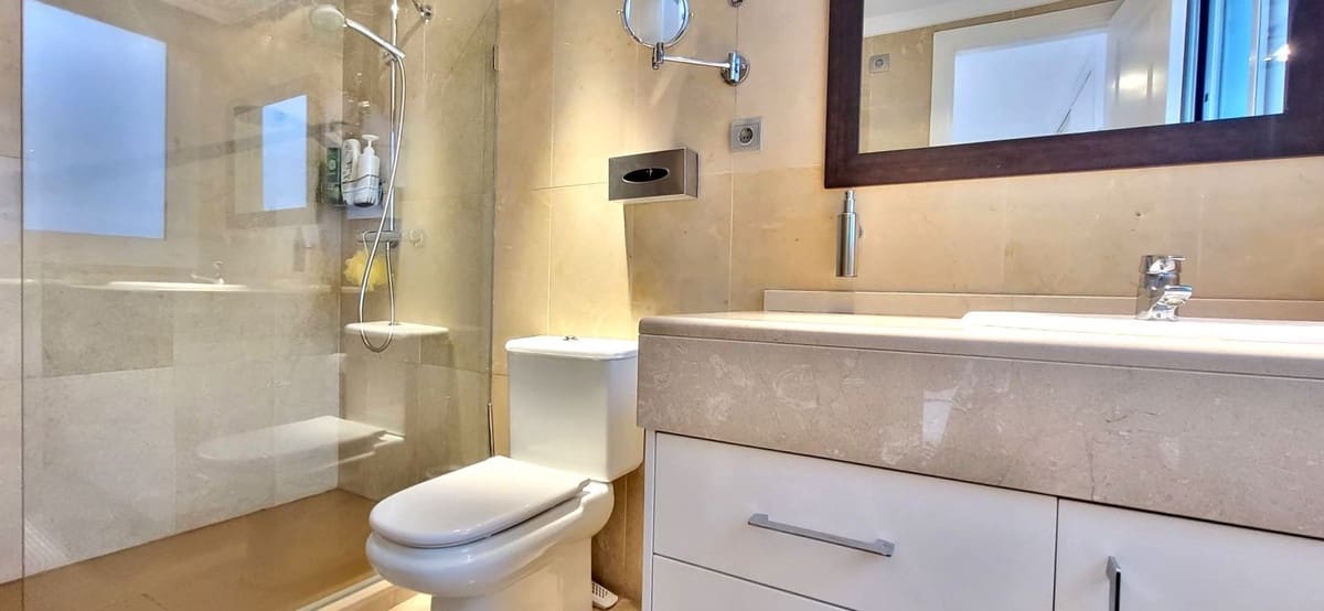 4 bedroom Penthouse for sale in Marbella with pool garage - € 1,395,000 (Ref: 9331394)