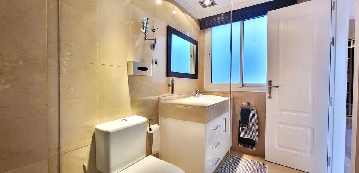 4 bedroom Penthouse for sale in Marbella with pool garage - € 1,395,000 (Ref: 9331394)