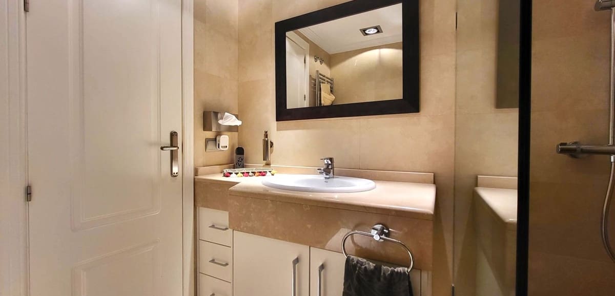 4 bedroom Penthouse for sale in Marbella with pool garage - € 1,395,000 (Ref: 9331394)