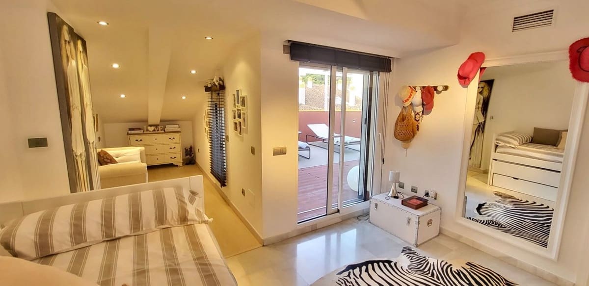 4 bedroom Penthouse for sale in Marbella with pool garage - € 1,395,000 (Ref: 9331394)