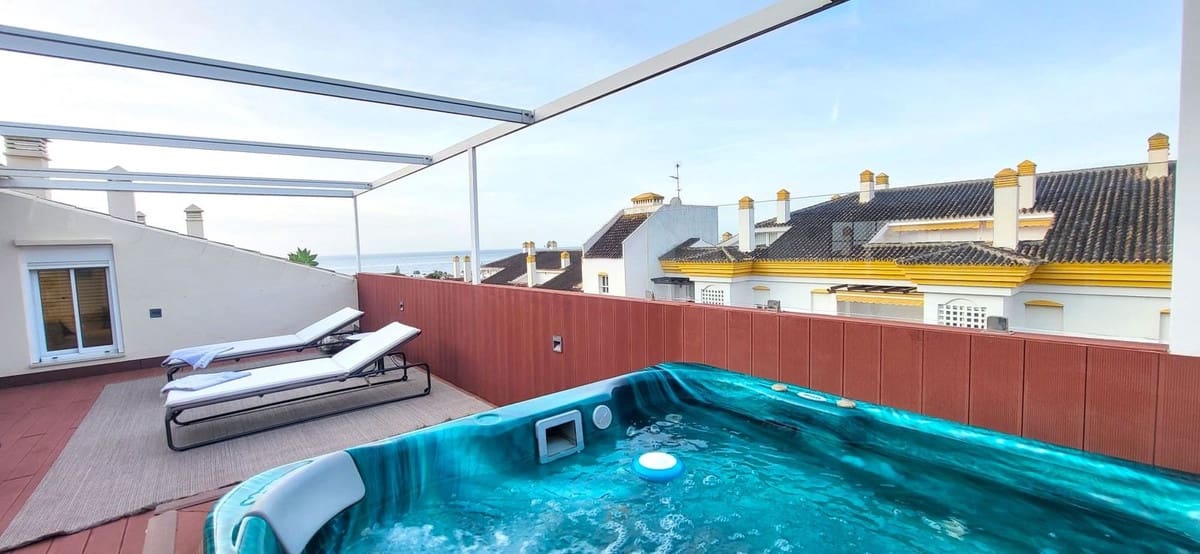 4 bedroom Penthouse for sale in Marbella with pool garage - € 1,395,000 (Ref: 9331394)