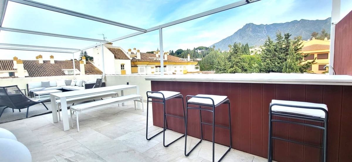 4 bedroom Penthouse for sale in Marbella with pool garage - € 1,395,000 (Ref: 9331394)