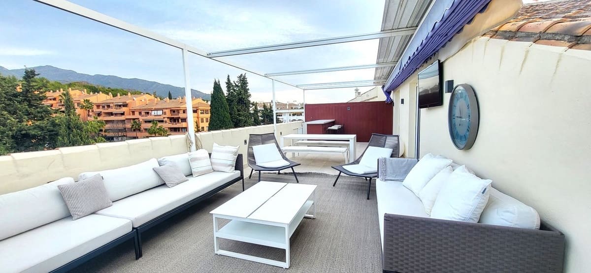 4 bedroom Penthouse for sale in Marbella with pool garage - € 1,395,000 (Ref: 9331394)