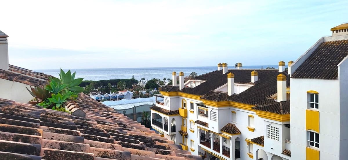4 bedroom Penthouse for sale in Marbella with pool garage - € 1,395,000 (Ref: 9331394)