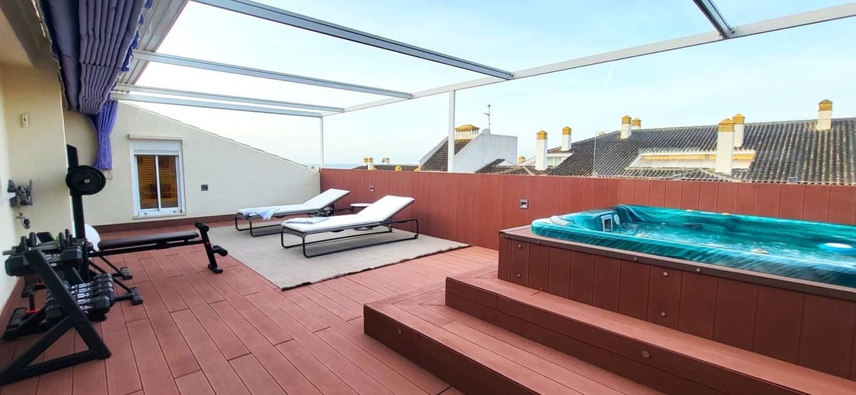 4 bedroom Penthouse for sale in Marbella with pool garage - € 1,395,000 (Ref: 9331394)