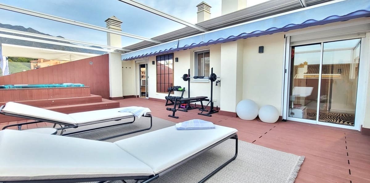 4 bedroom Penthouse for sale in Marbella with pool garage - € 1,395,000 (Ref: 9331394)