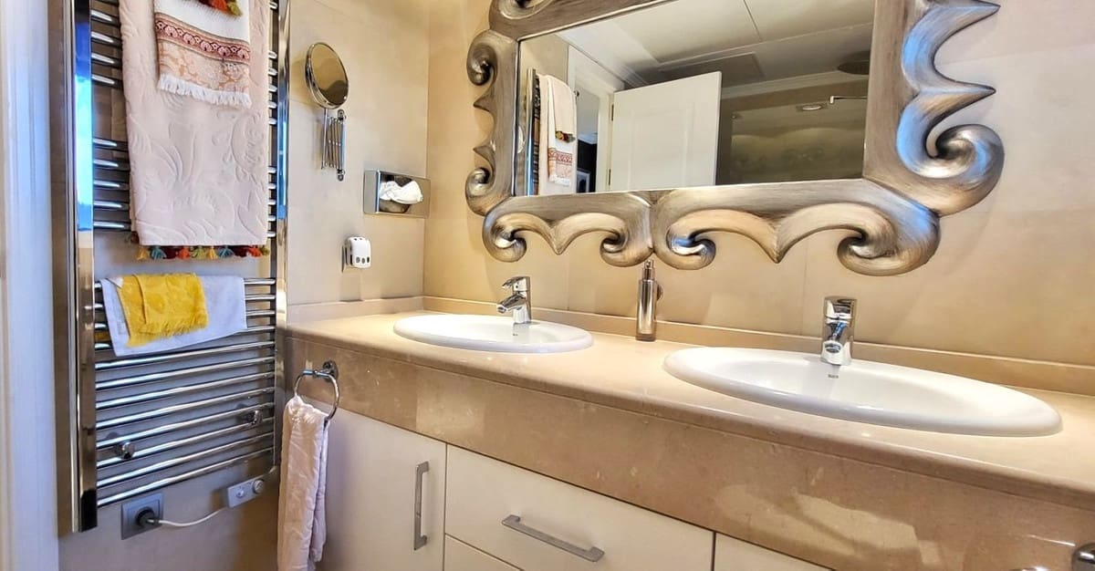 4 bedroom Penthouse for sale in Marbella with pool garage - € 1,395,000 (Ref: 9331394)