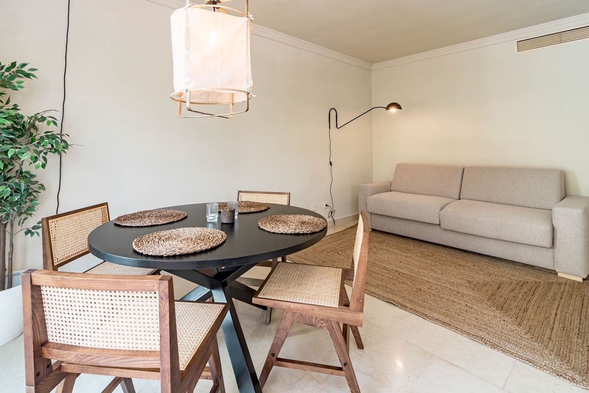 1 soverom Penthouse til salgs i Nueva Andalucia med svømmebasseng garasje - € 347 500 (Ref: 9331524)