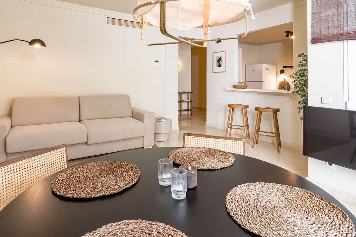 1 soverom Penthouse til salgs i Nueva Andalucia med svømmebasseng garasje - € 347 500 (Ref: 9331524)