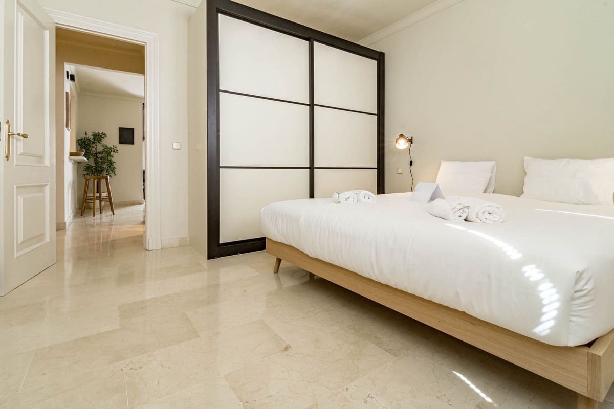 1 soverom Penthouse til salgs i Nueva Andalucia med svømmebasseng garasje - € 347 500 (Ref: 9331524)