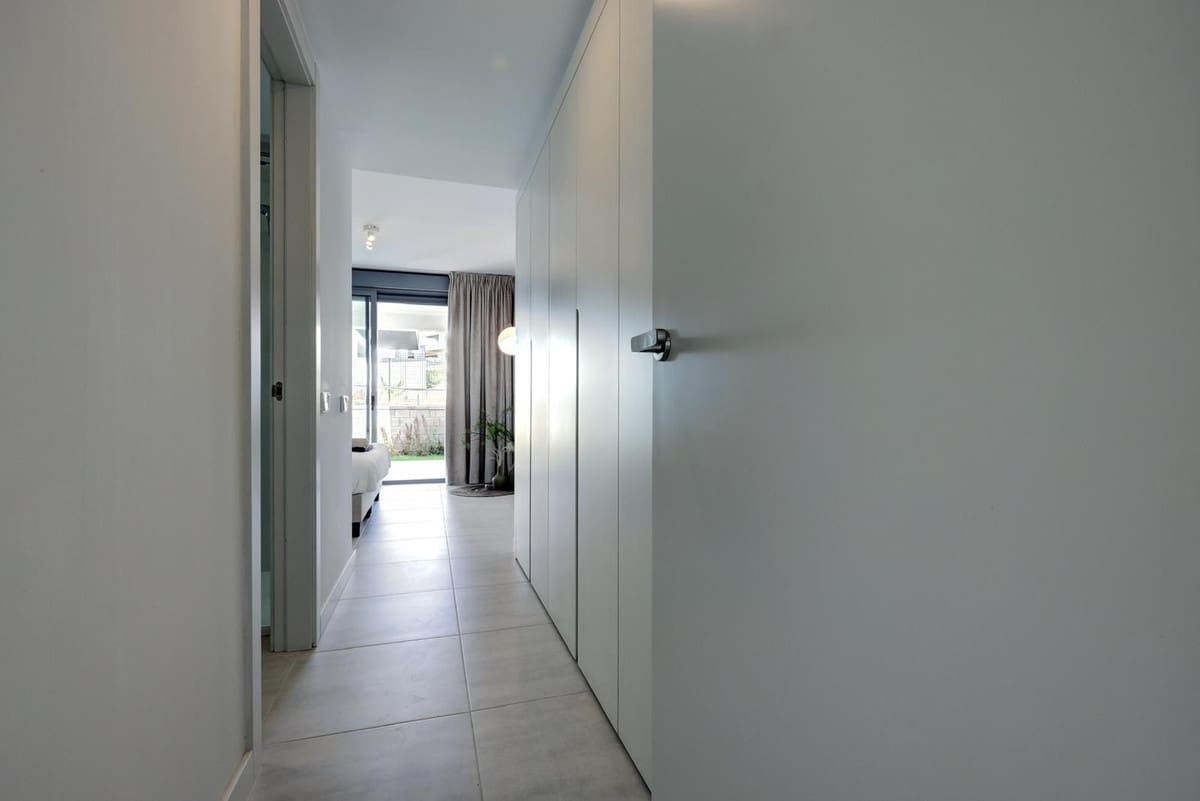 2 bedroom Apartment for sale in Estepona with pool garage - € 460,000 (Ref: 9331597)