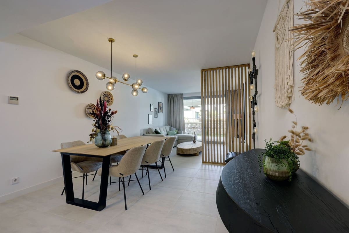 2 bedroom Apartment for sale in Estepona with pool garage - € 460,000 (Ref: 9331597)